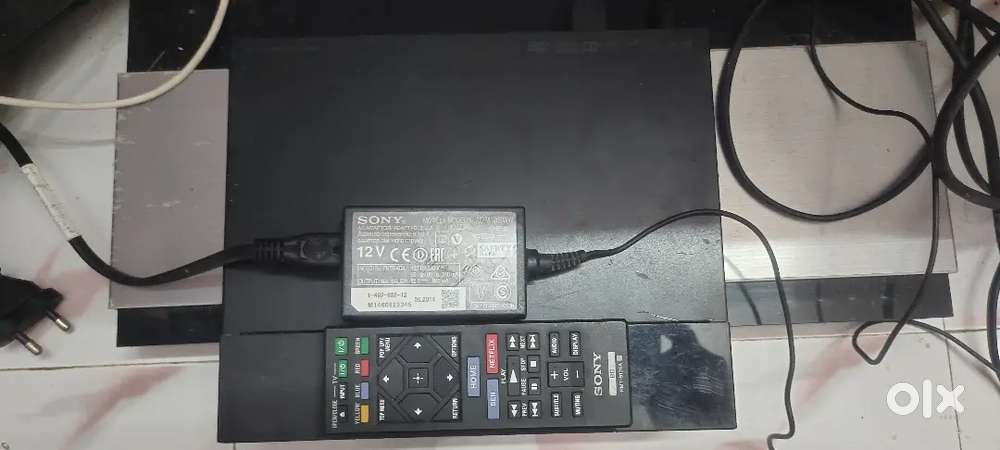 sony blu ray player s1500. With original remote
