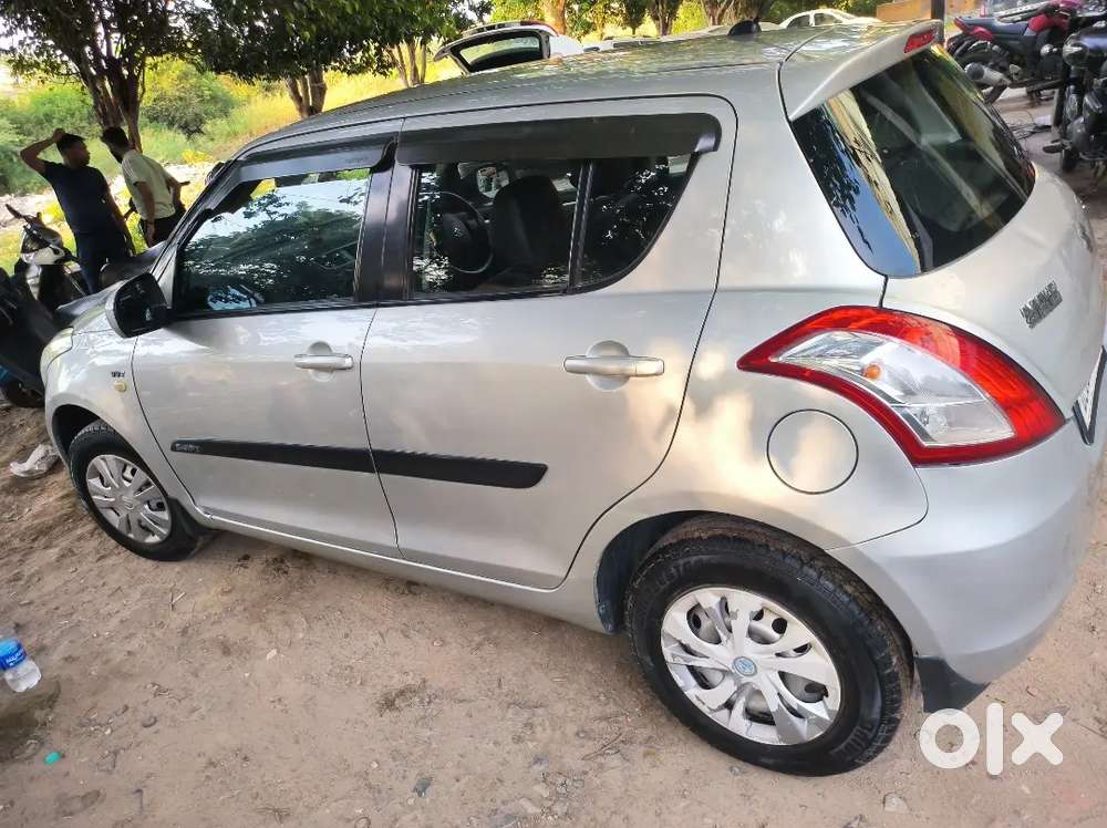 Maruti Suzuki Swift 2017 Cng & Hybrids 64127 Km Driven
