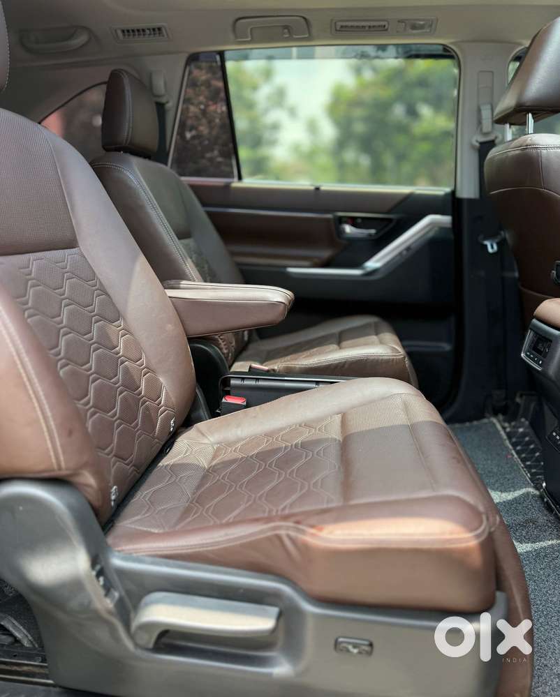 Toyota Innova Hycross 2.0 Zx Hybrid 7 Str, 2023, Petrol