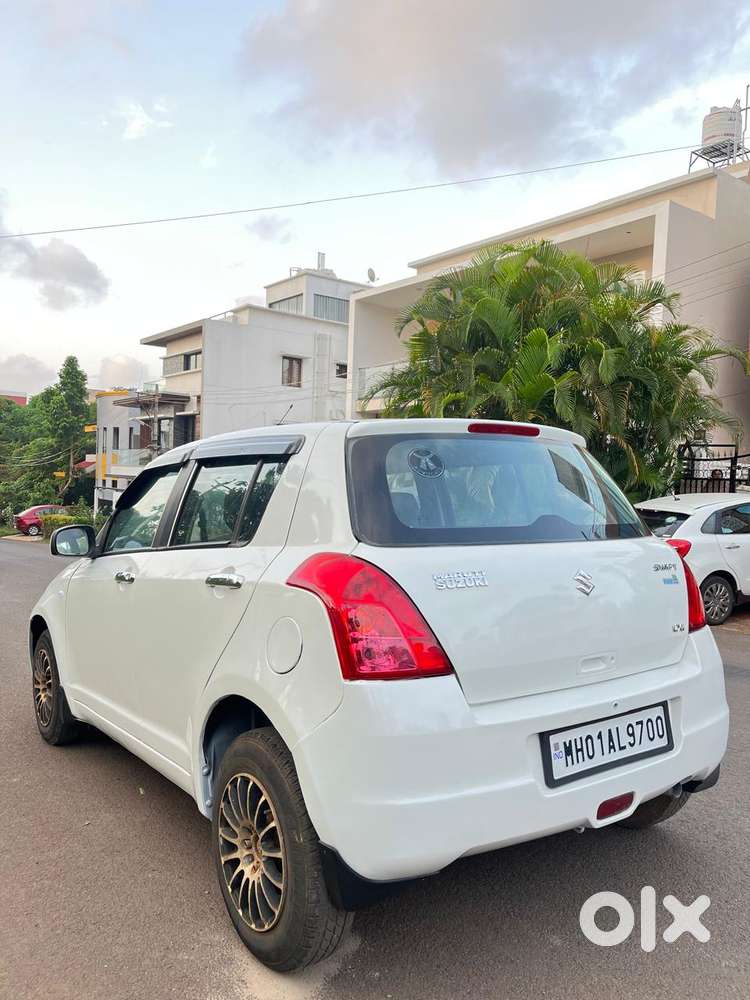 Maruti Suzuki Swift Lxi Bsiii, 2010, Petrol