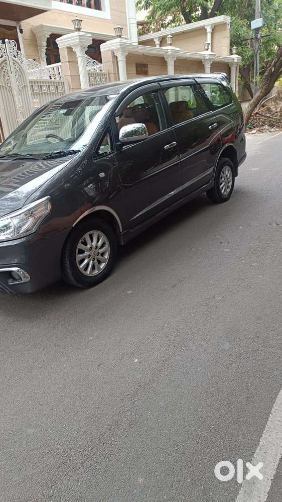 Toyota Innova 2.5 G (diesel) 8 Seater Bs Iv, 2015, Diesel