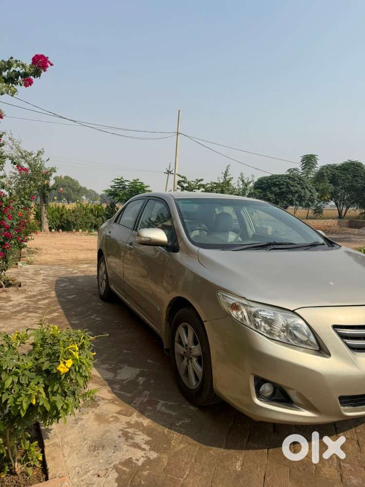 Toyota Corolla Altis 2011