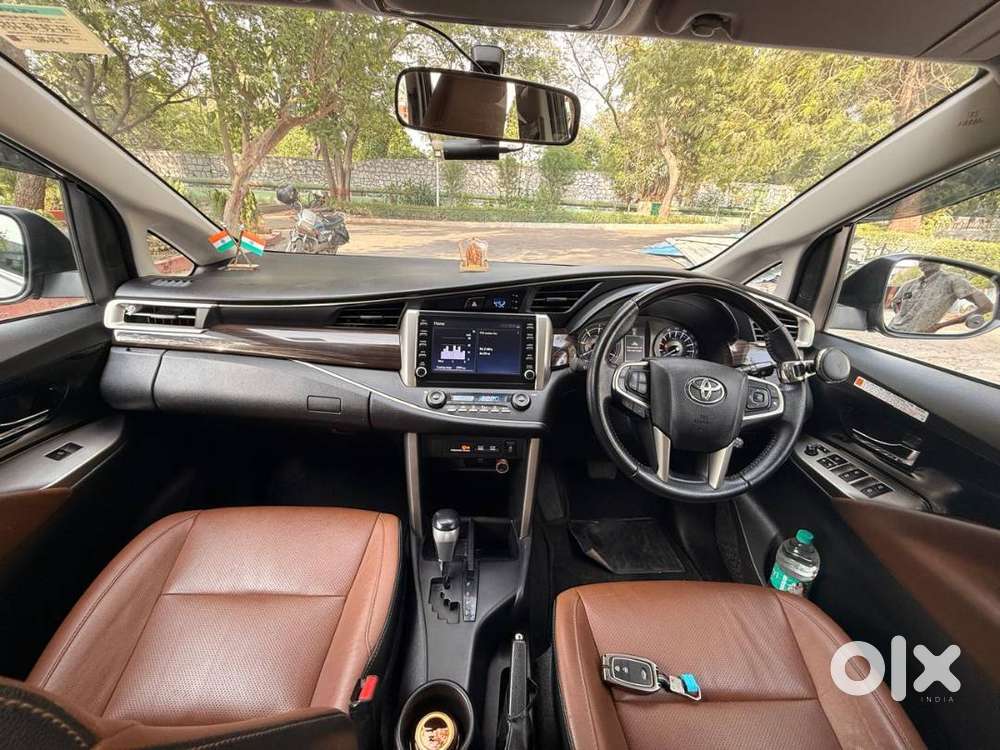 Innova Crysta 2.4 Ltr Diesel Automatic Company Maintained