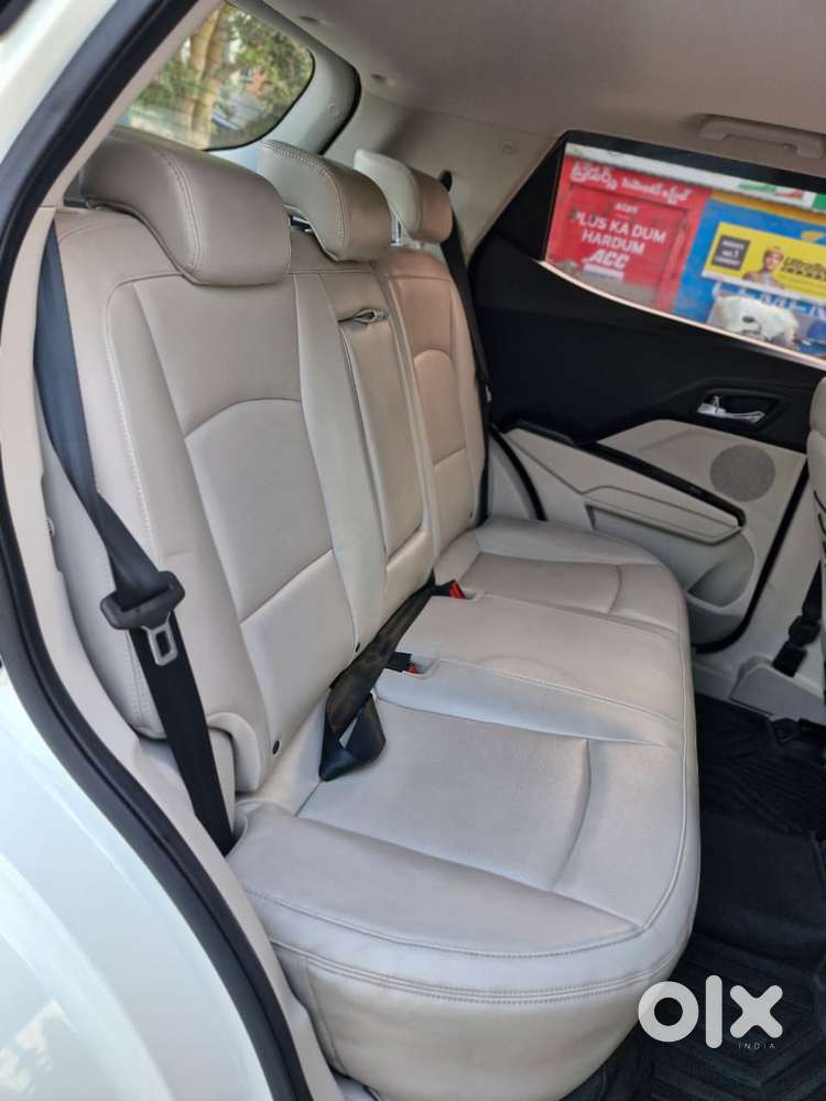 Mahindra Xuv300 W8 Option Diesel, 2023, Diesel