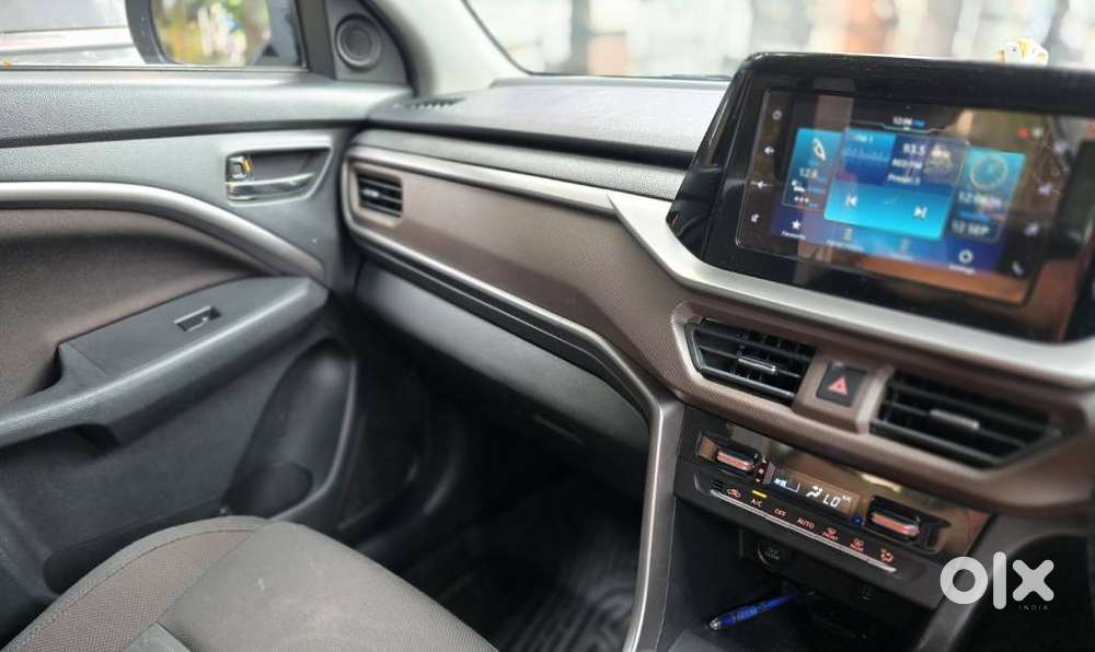 Maruti Suzuki Brezza 1.5 Zxi Smart Hybrid, 2024, Petrol