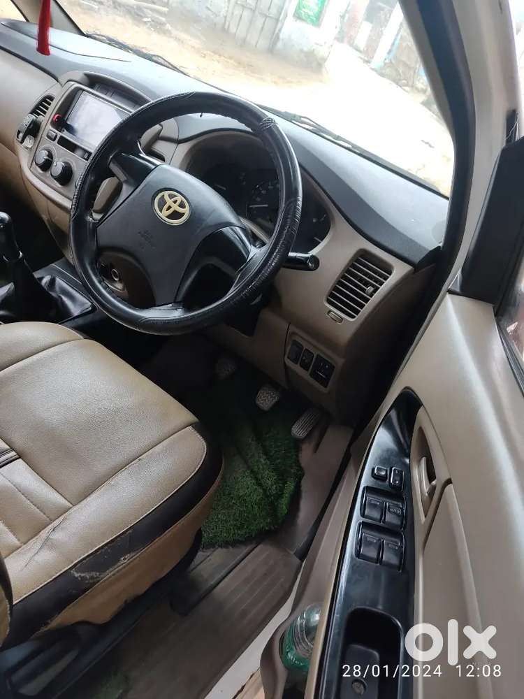 Toyota Innova 2016 Diesel 140000 Km Driven