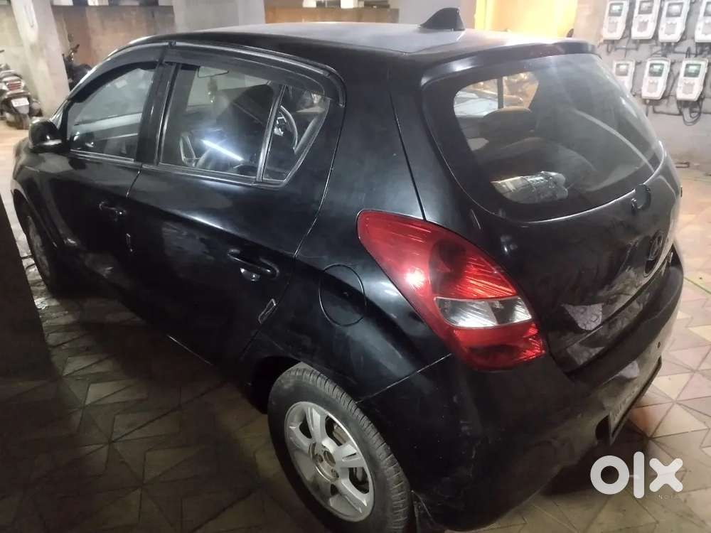 Hyundai I20 2011 Petrol And Cng Well Maintained