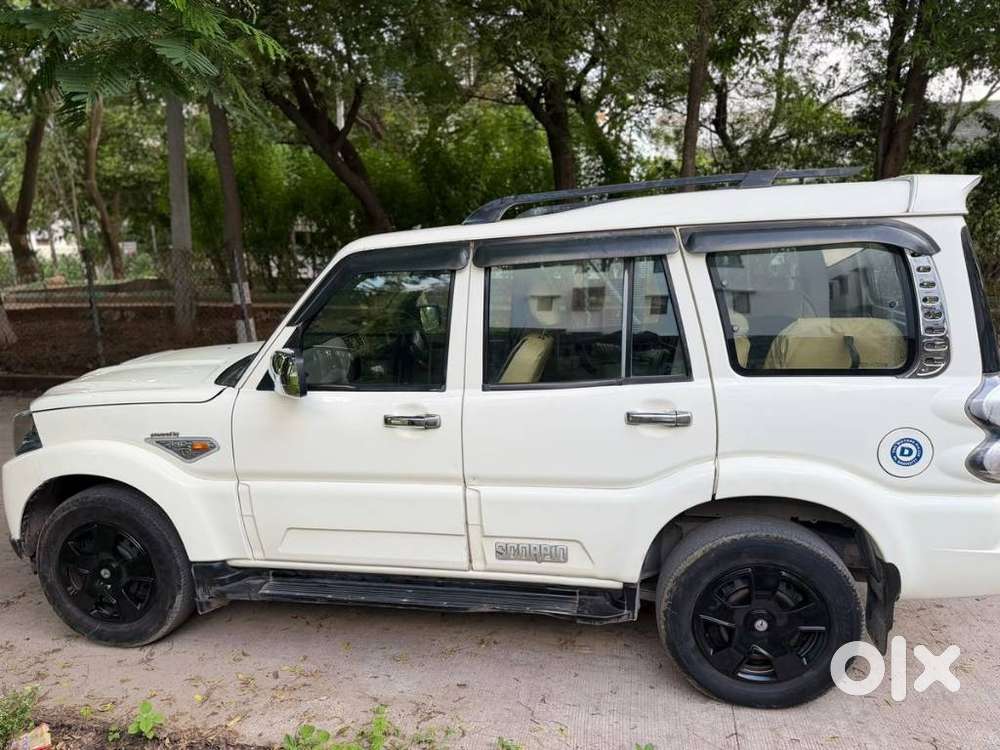 Mahindra Scorpio S6, 2015, Diesel