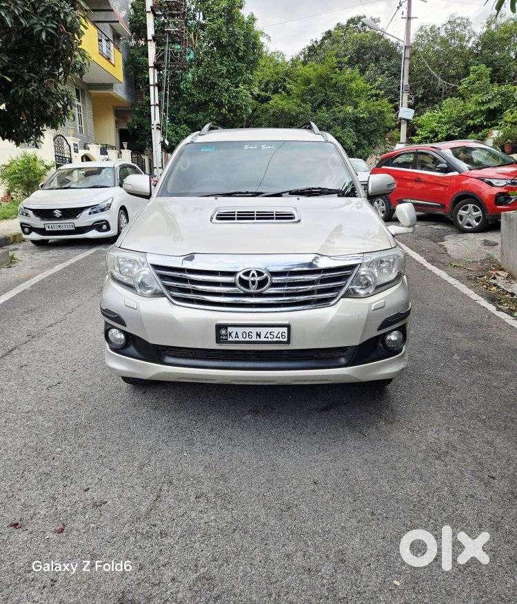 Toyota Fortuner 2.8 At Celebratory Edition, 2012, Diesel