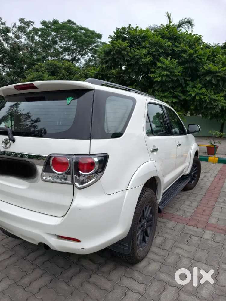 Toyota Fortuner 2015 Suv