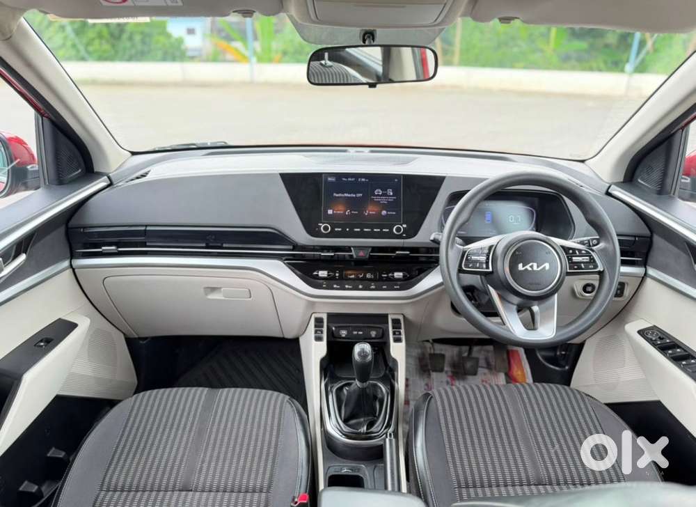 Kia Carens Prestige Plus 2023