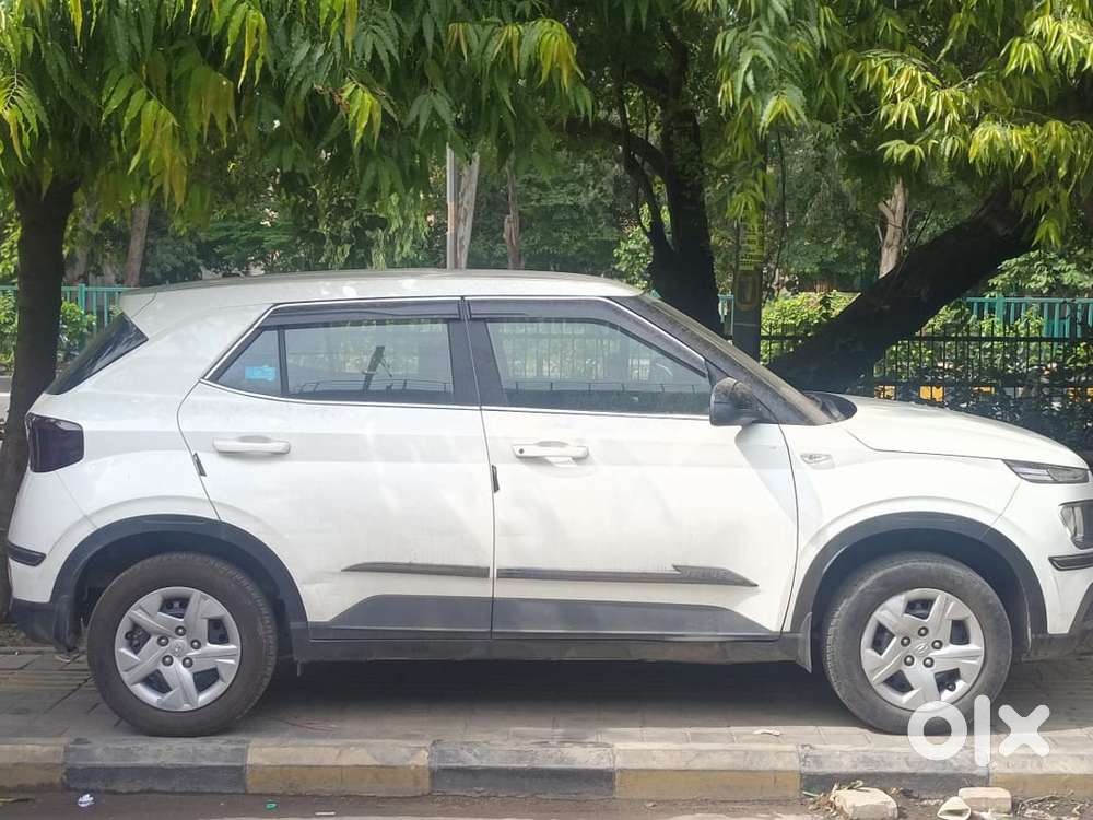 Hyundai Venue 2022 Petrol 40000 Km Driven