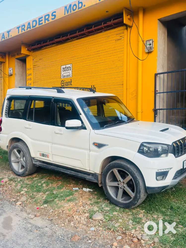 Mahindra Scorpio S6 Plus 2018