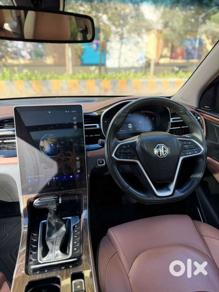 Mg Hector Plus Sharp Pro 1.5 Turbo Petrol Cvt 6 Str, 2023, Petrol