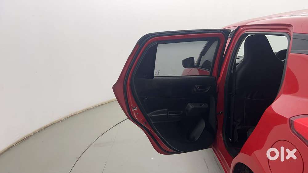 Maruti Suzuki Swift 1.3 Lxi, 2020, Petrol