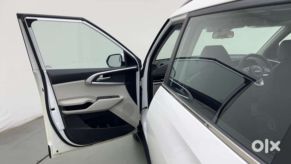 Kia Carens 1.4 Prestige Plus Turbo 7 Str, 2022, Petrol