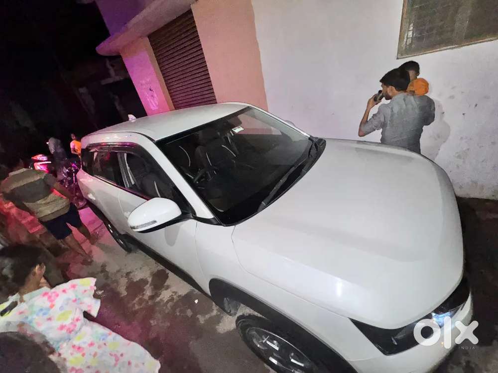 Maruti Suzuki Brezza Lxi A One Condition On Record Service By Showroom