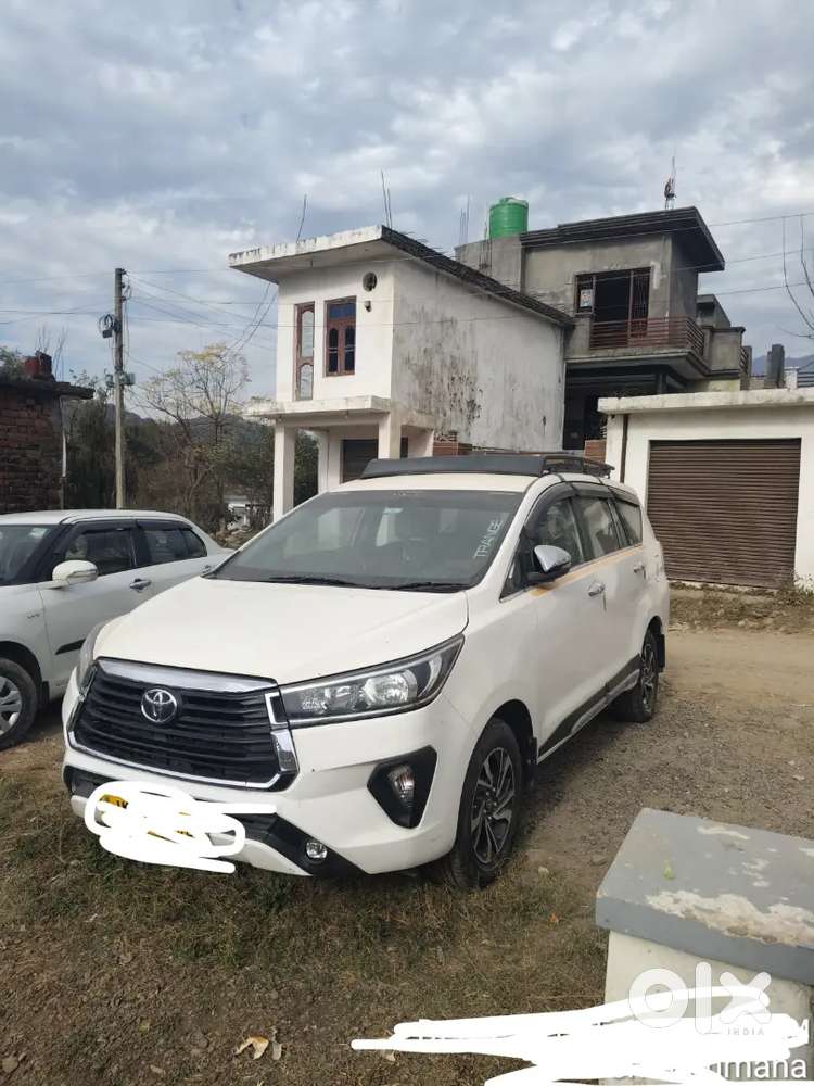 Toyota Innova Crysta 2022 Petrol 98000 Km Driven