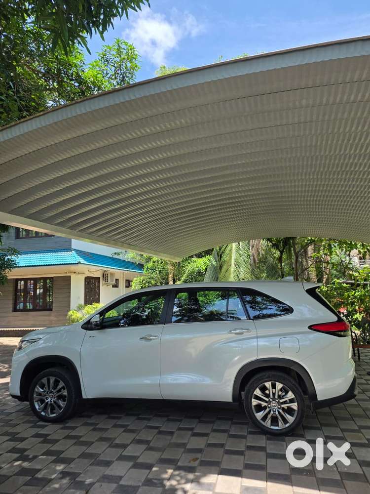 Toyota Innova Hycross 2.0 Zx (o) Hybrid 7 Str, 2025, Petrol