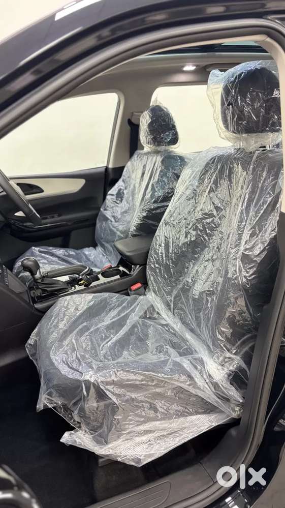 Mahindra Xuv700 2.2 Ax 5 Diesel At 7 Str, 2024, Diesel