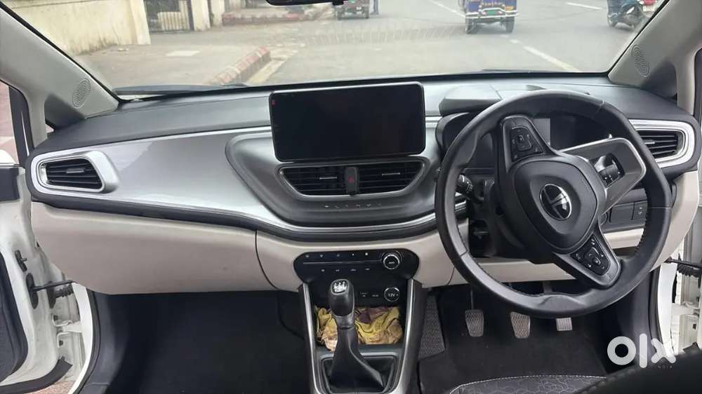 Tata Altroz 2024 Petrol Well Maintained