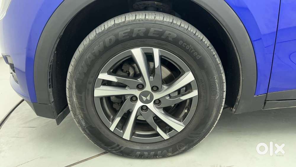 Mahindra Xuv700 2.2 Ax 5 Diesel At Str, 2023, Diesel