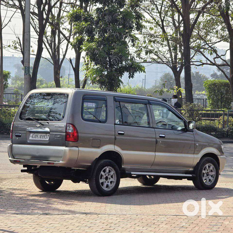 Chevrolet Tavera Neo Lt-l - 9 Seats Bsiii, 2015, Diesel