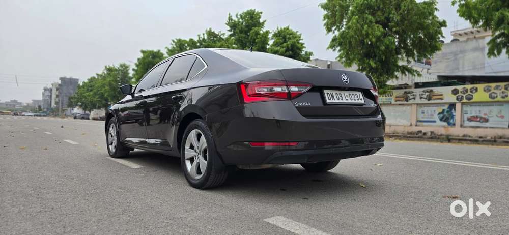 Skoda Superb Lk 1.8 Tsi At, 2016, Petrol