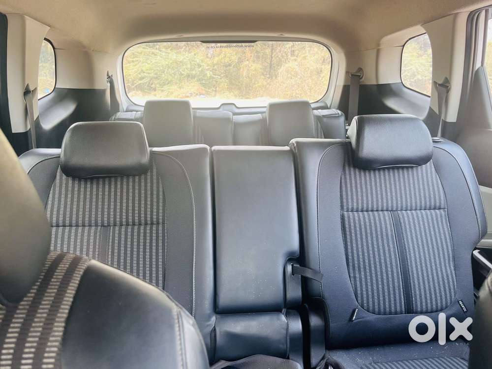 Kia Carens, 2023, Petrol