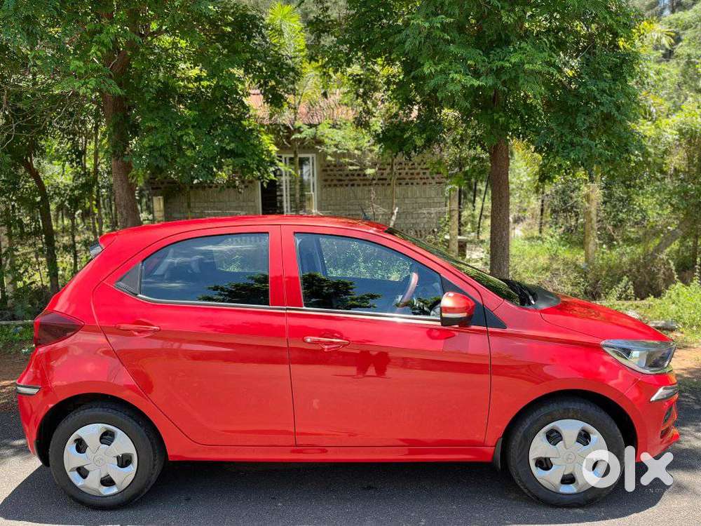 Tata Tiago, 2022, Petrol