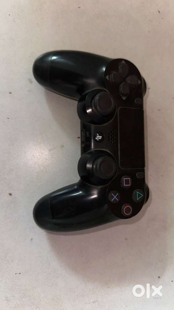 Ps4 1TB very good condition