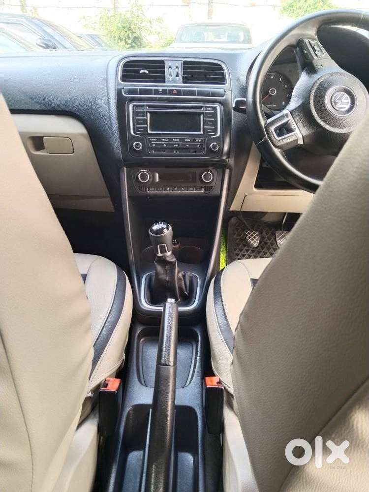Volkswagen Polo Petrol Highline 1.6l, 2013, Petrol