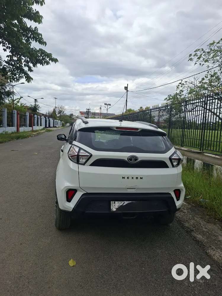 Tata Nexon 2023 November, Sunroof