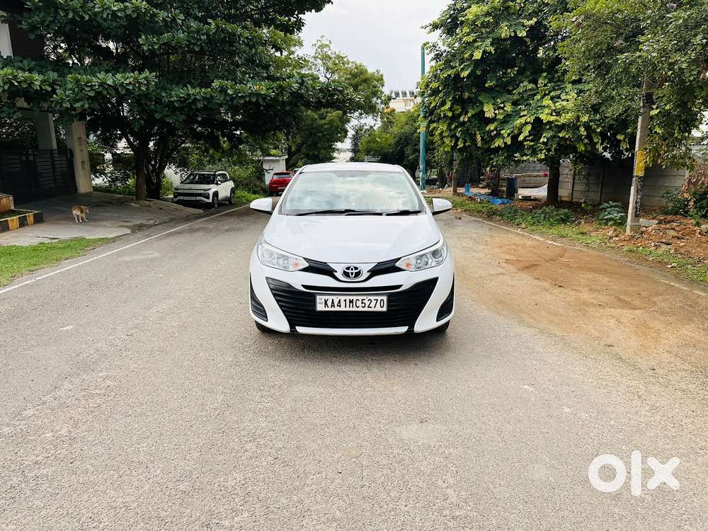 Toyota Yaris J Cvt, 2019, Petrol