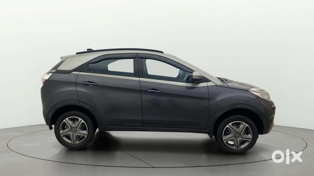 Tata Nexon 1.2 Revotron Xt, 2018, Petrol