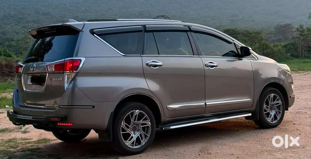Toyota Innova Crysta G 8 Str, 2017, Diesel