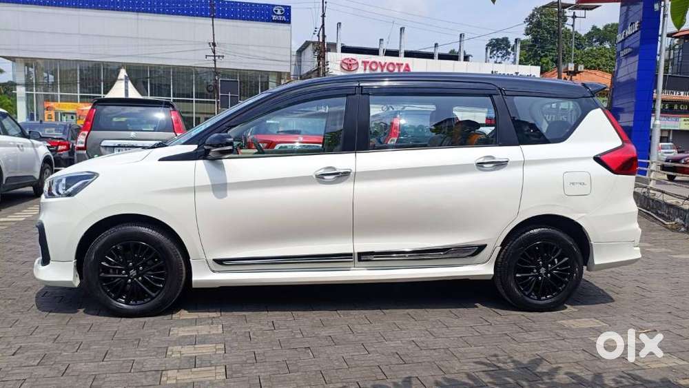 Maruti Suzuki Ertiga Zxi Plus Shvs, 2022, Petrol