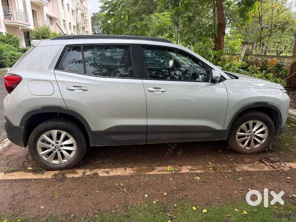 Skoda Kylaq Signature 2025 Petrol