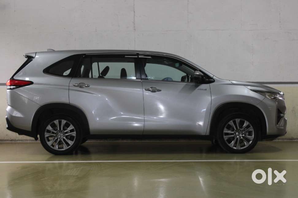Toyota Innova Hycross 2.0 Zx (o) Hybrid 7 Str, 2024, Petrol