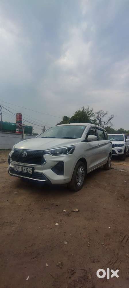 Toyota Rumion S Cng Manual Dual Tone, 2025, Cng & Hybrids