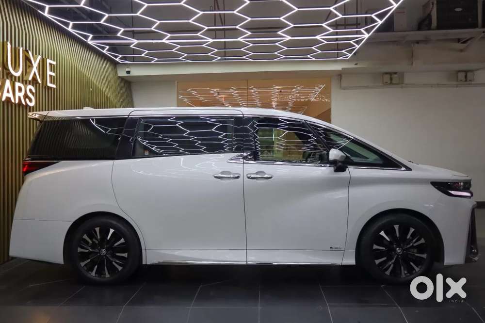 Toyota Vellfire Vip &ndash; Executive Lounge, 2024, Petrol