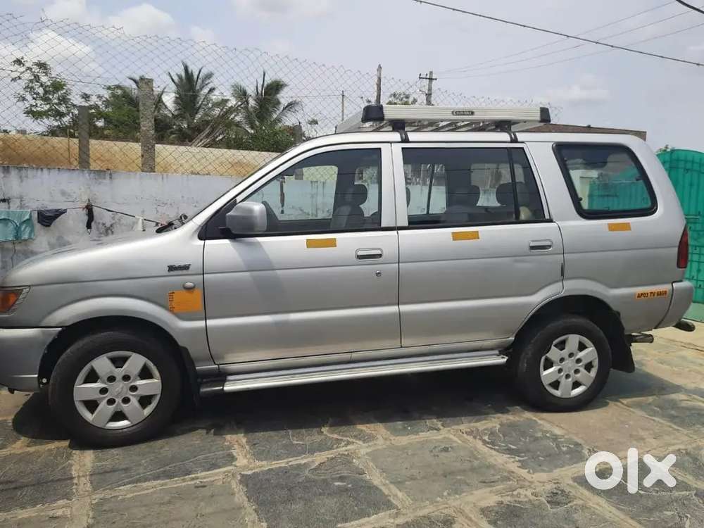 Chevrolet Tavera Neo 3