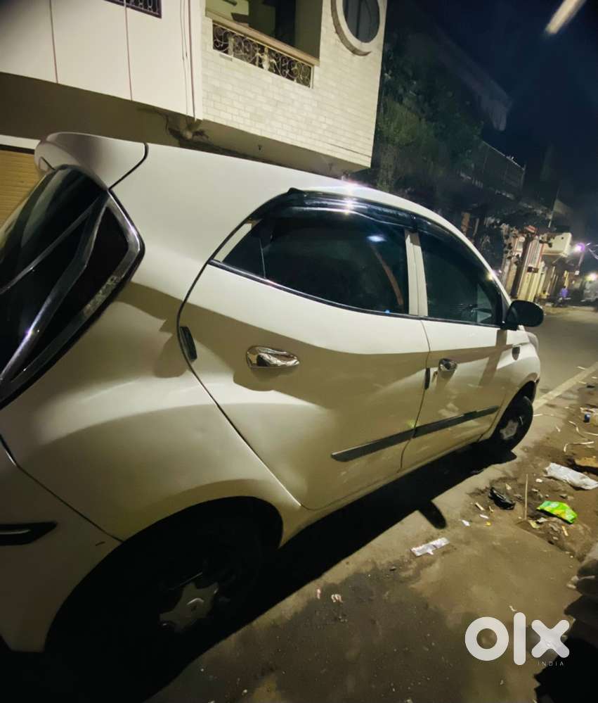 Loc. Tranfer 28.dec Hyundai Eon Petrol Manual 2016 Variant Era +