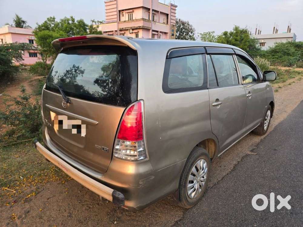 Toyota Innova 2004-2011 2.5 G4 Diesel 8-seater, 2010, Diesel