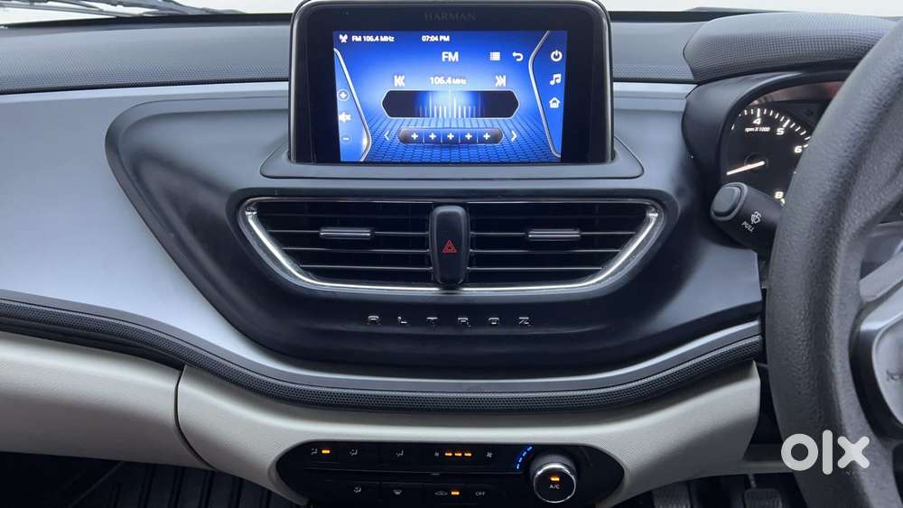 Tata Altroz 1.2 Xm Plus, 2022, Petrol