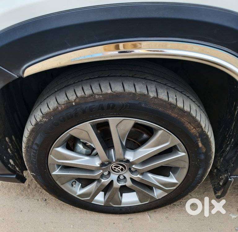 Toyota Innova Hycross 2.0 Zx (o) Hybrid 7 Str, 2025, Petrol