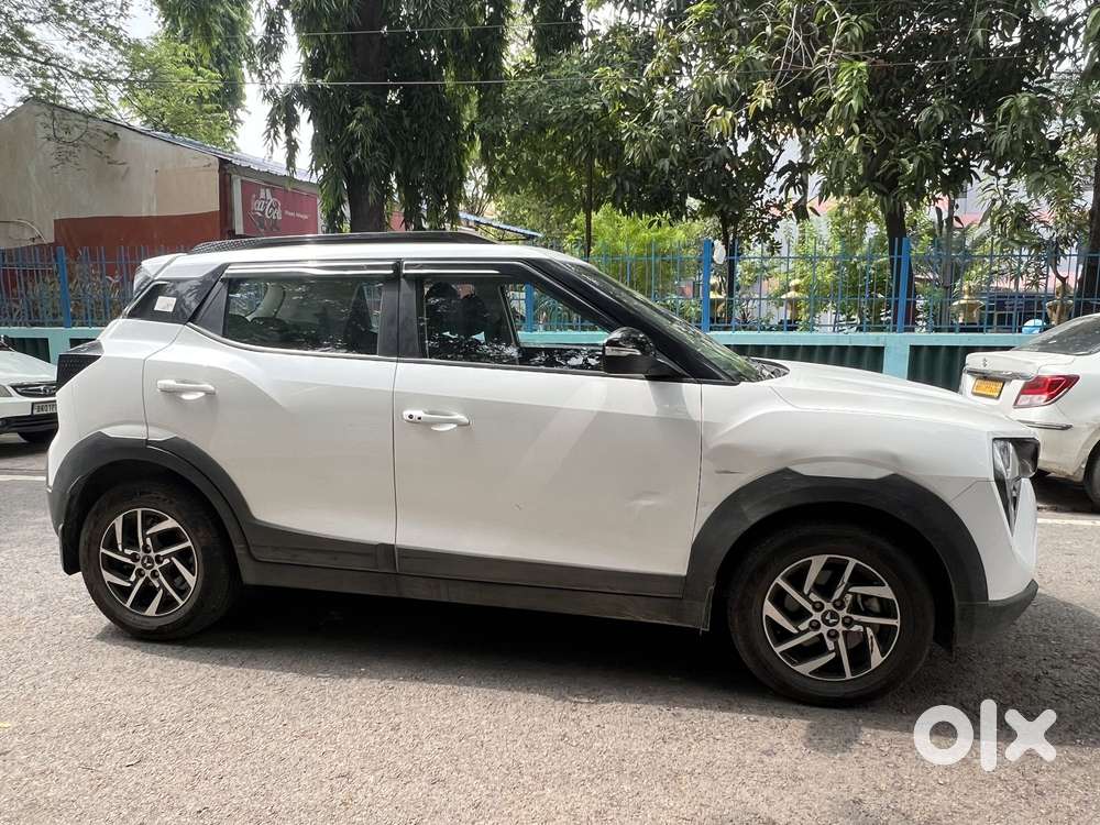 Mahindra Xuv 3xo Ax5 Pm Mt, 2024, Petrol