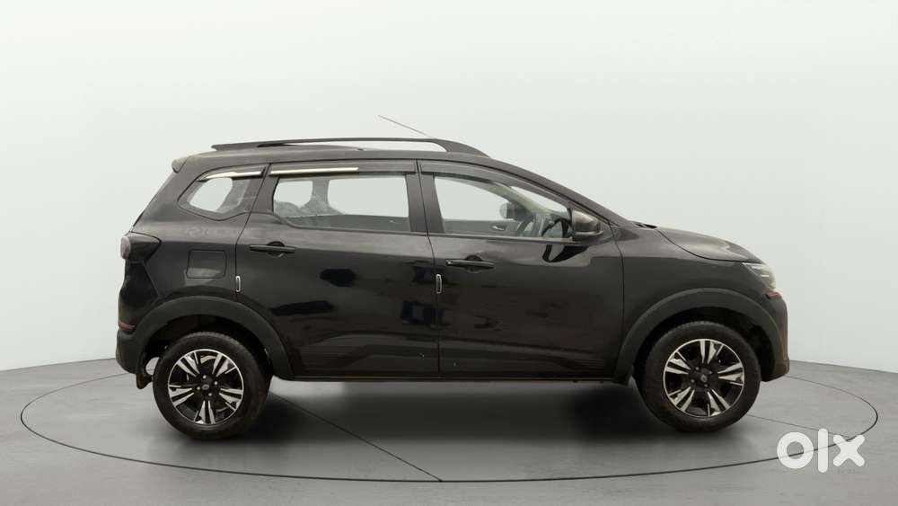 Renault Triber Rxt Easy-r Amt, 2025, Petrol