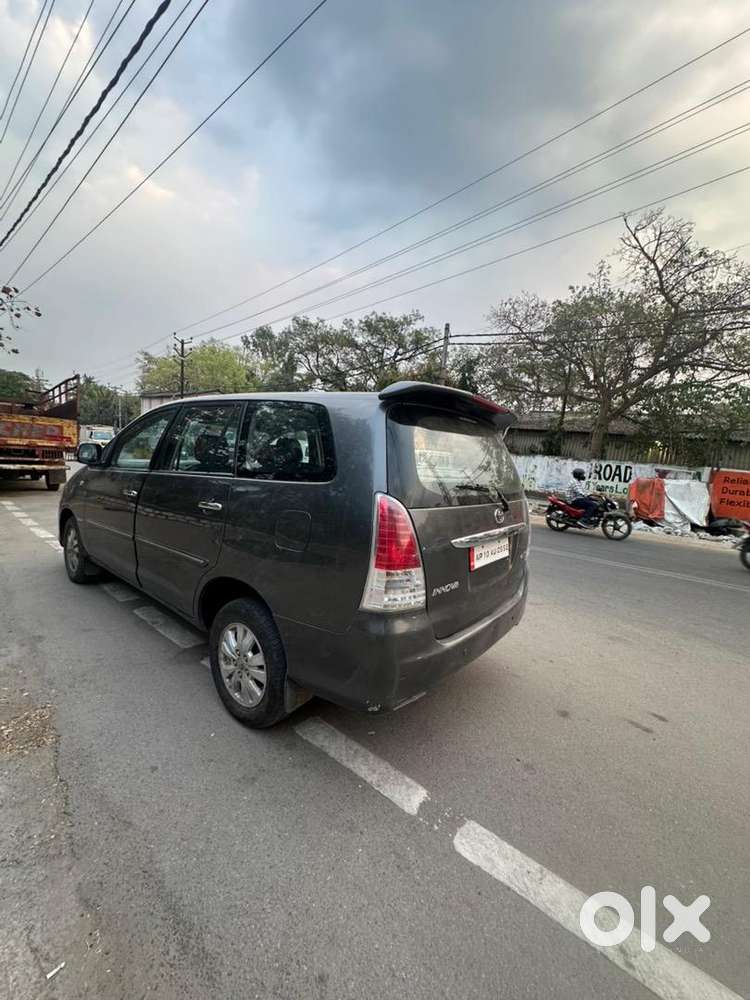 Toyota Innova 2011 Diesel Well Maintained