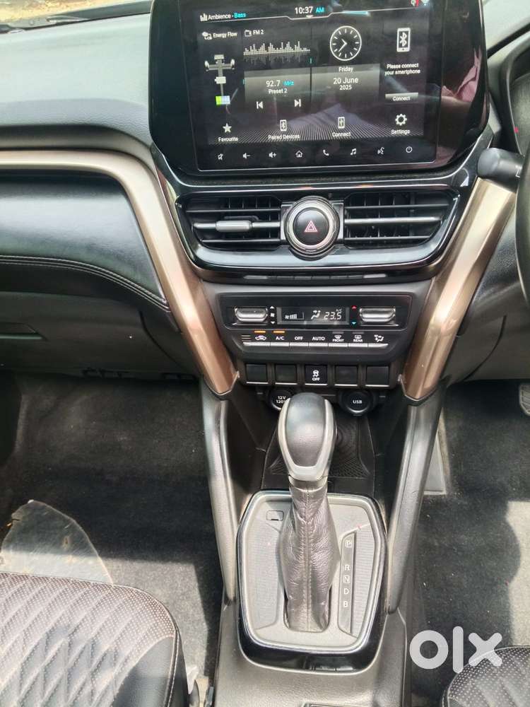 Maruti Suzuki Grand Vitara 1.5 Alpha Plus Intelligent Hybrid Ecvt, 2..